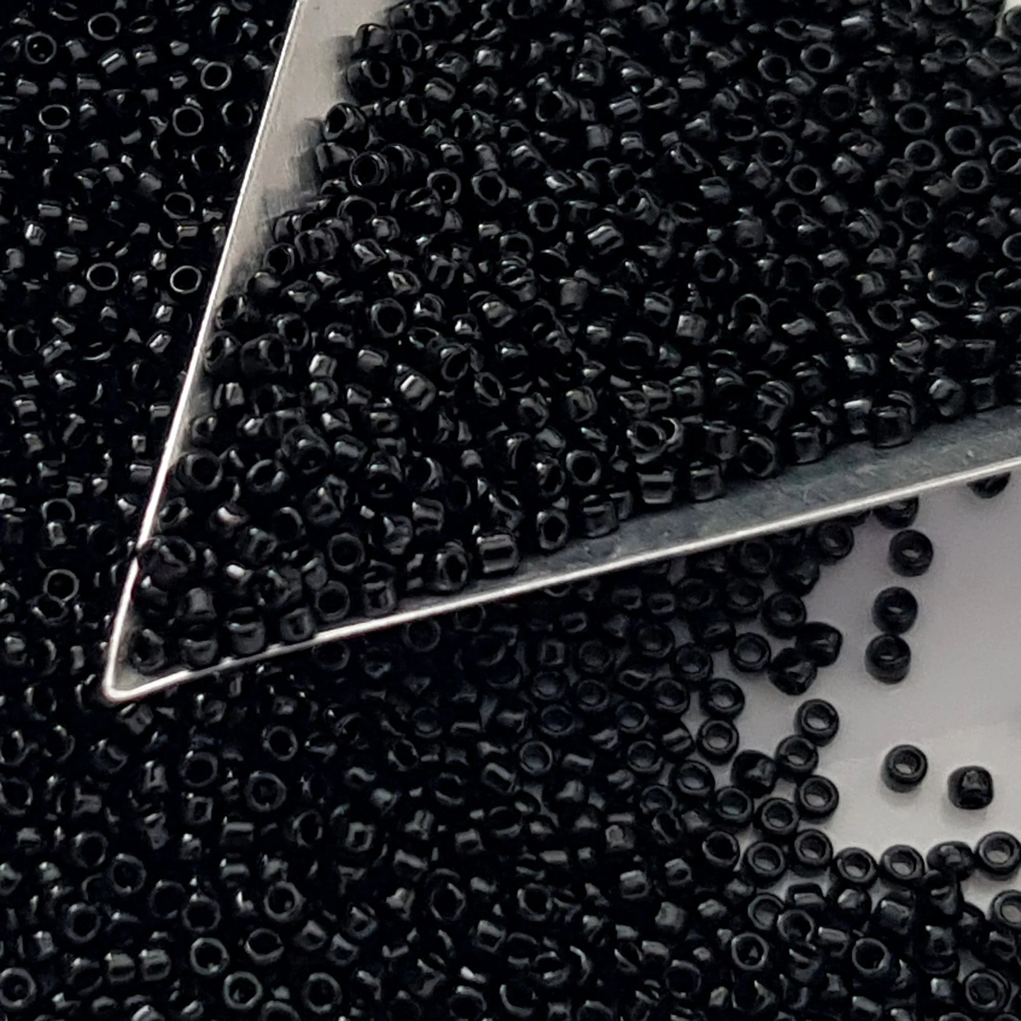 15/0 TR-49 Jet Black Opaque Round Toho 5g Seed Beads | Beading Supply