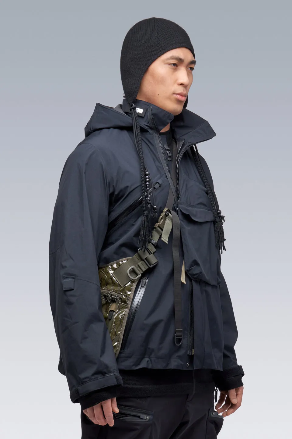 Stylish Black J1W-GTPL Windproof Jacket – Premium Outdoor Apparel