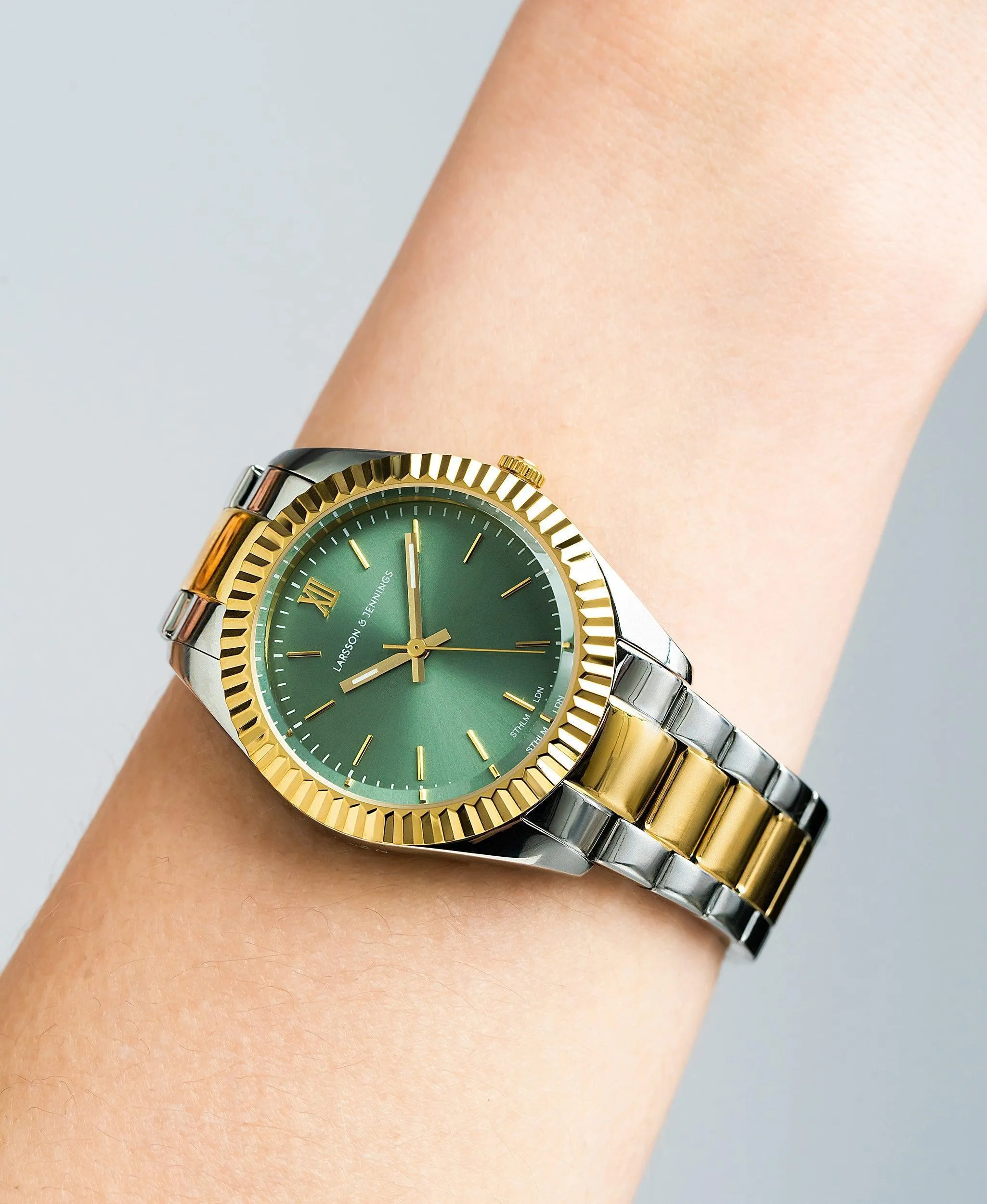 Jade and Gold Mixed Green 36mm Decorative Sphere